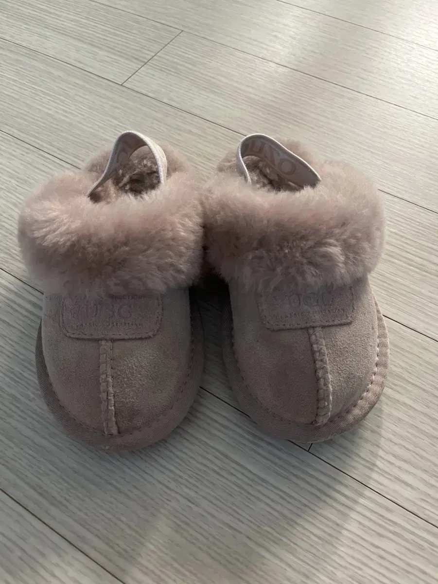 ugg 아동 샌들 털